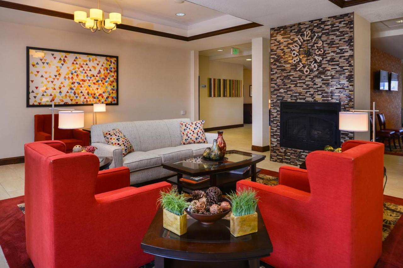 Holiday Inn Express & Suites Pittsburg By Ihg Екстериор снимка