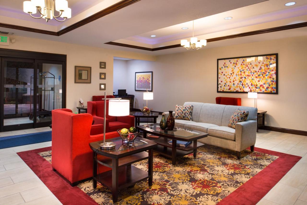 Holiday Inn Express & Suites Pittsburg By Ihg Екстериор снимка