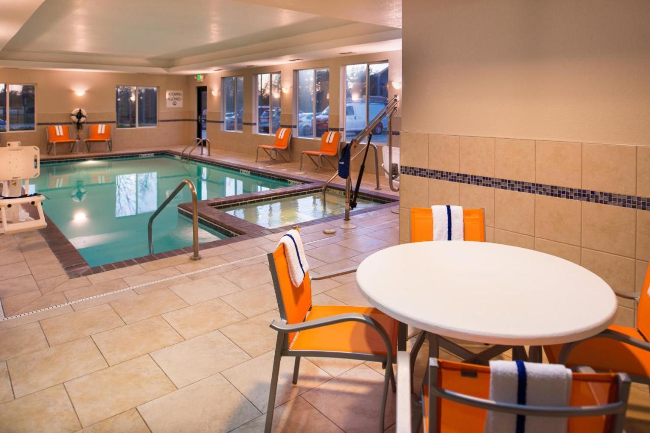 Holiday Inn Express & Suites Pittsburg By Ihg Екстериор снимка