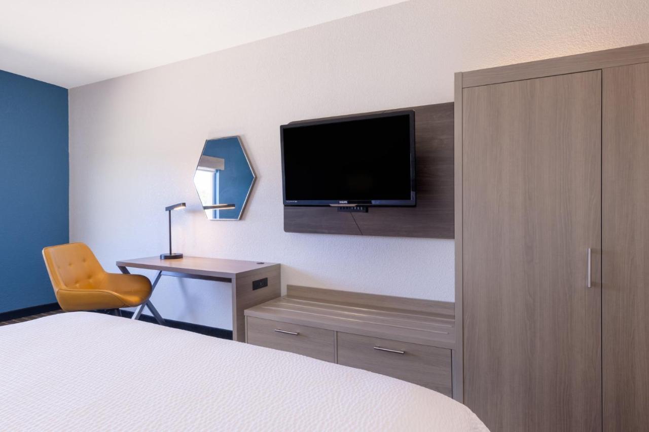 Holiday Inn Express & Suites Pittsburg By Ihg Екстериор снимка