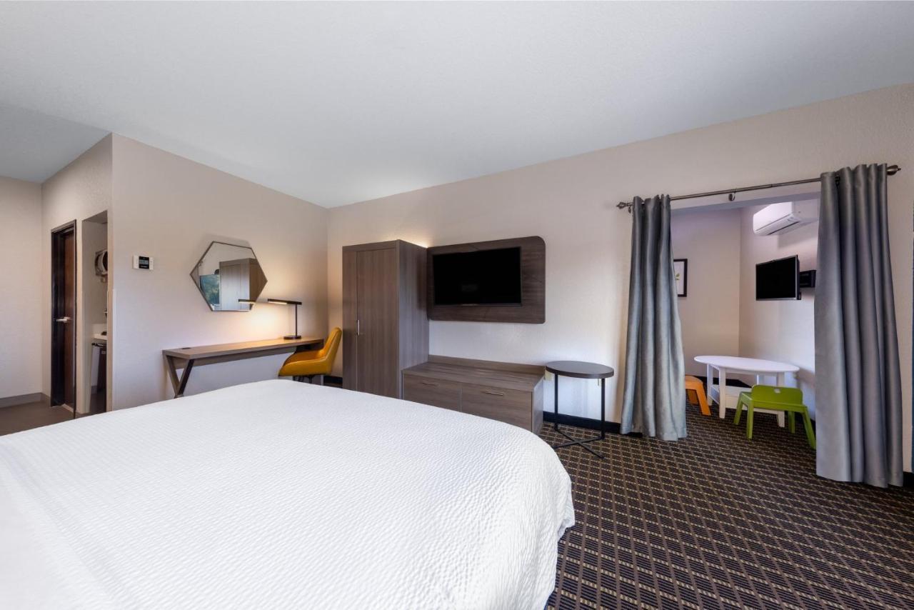 Holiday Inn Express & Suites Pittsburg By Ihg Екстериор снимка