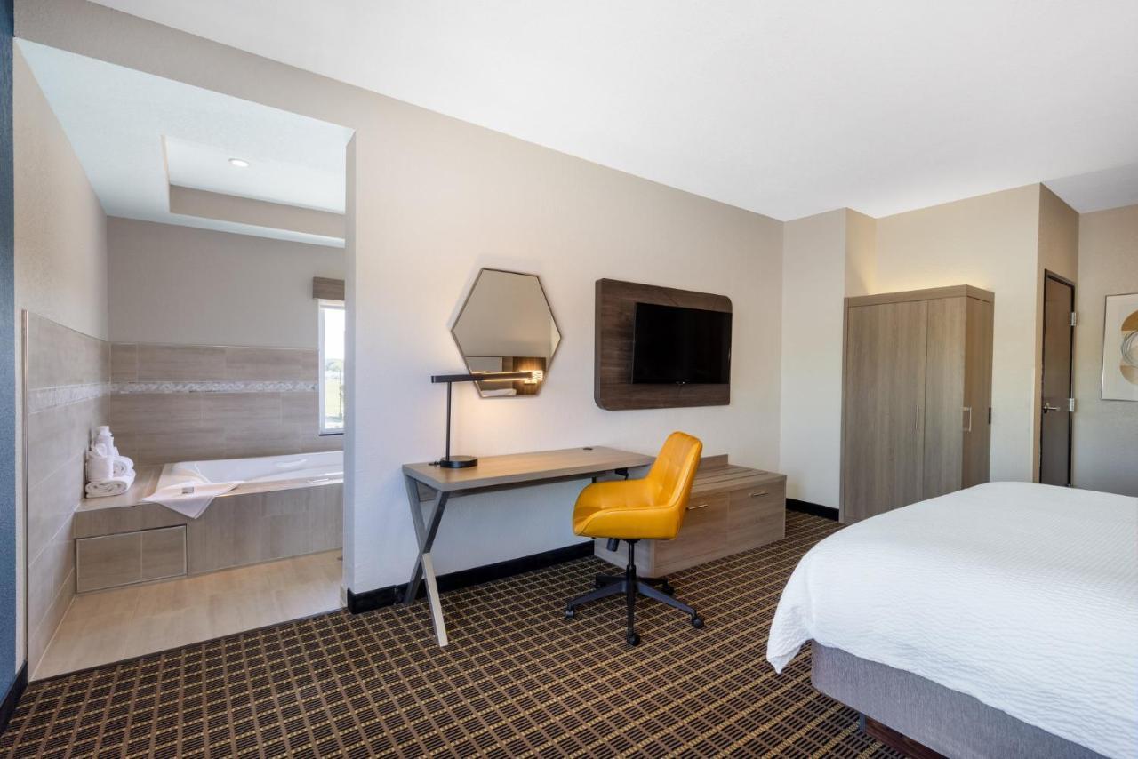 Holiday Inn Express & Suites Pittsburg By Ihg Екстериор снимка
