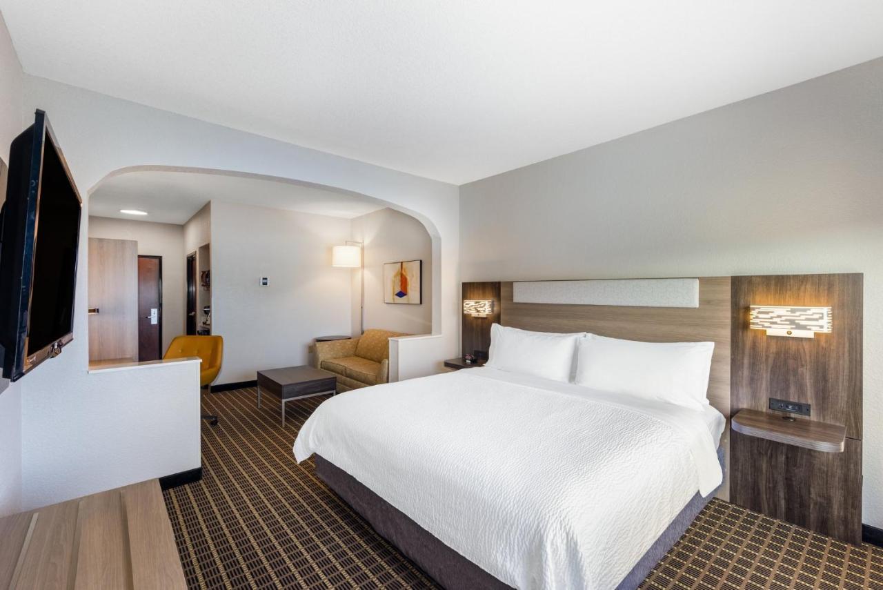 Holiday Inn Express & Suites Pittsburg By Ihg Екстериор снимка