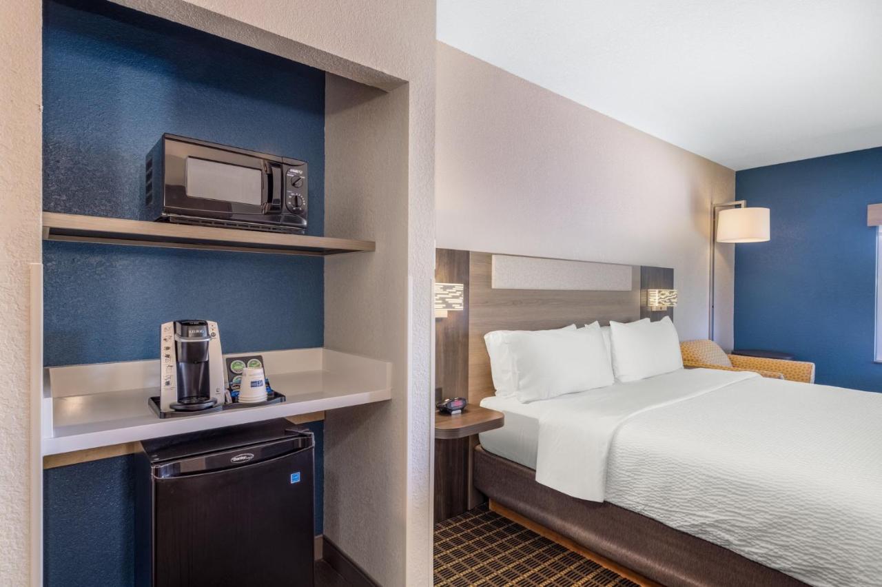 Holiday Inn Express & Suites Pittsburg By Ihg Екстериор снимка