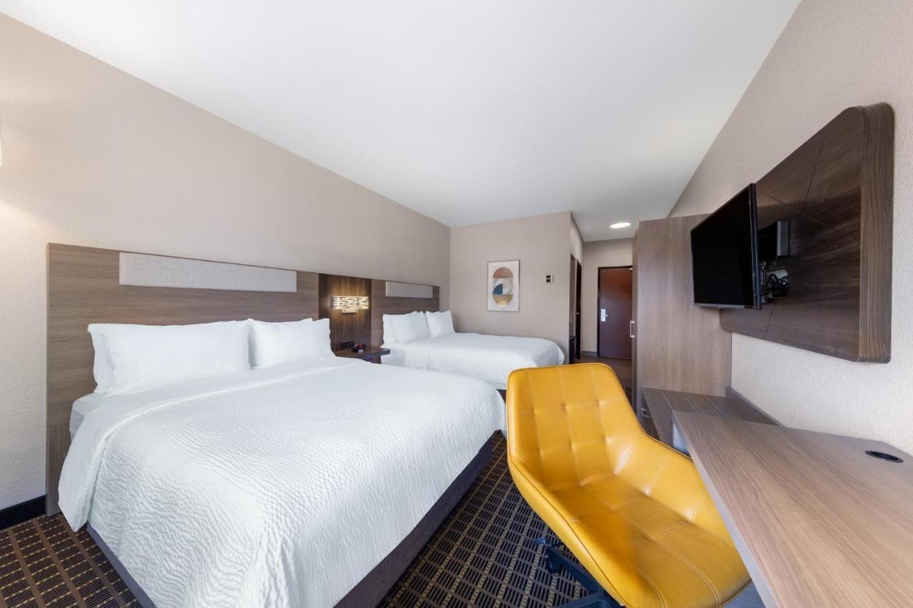 Holiday Inn Express & Suites Pittsburg By Ihg Екстериор снимка