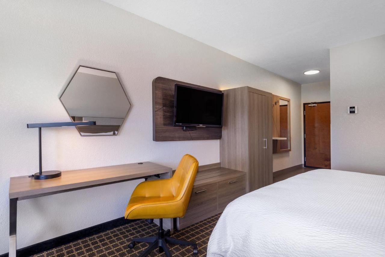Holiday Inn Express & Suites Pittsburg By Ihg Екстериор снимка