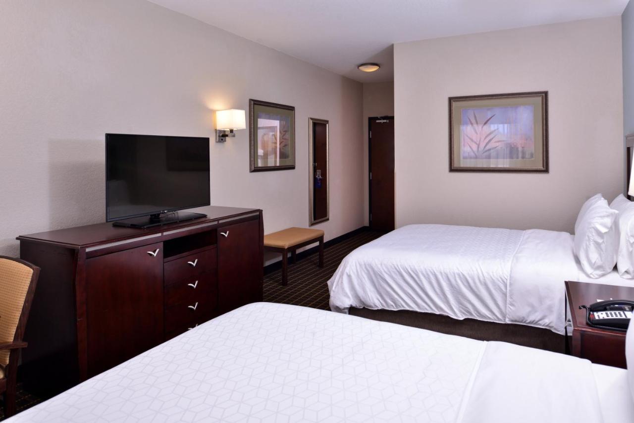 Holiday Inn Express & Suites Pittsburg By Ihg Екстериор снимка